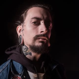 @theredcrownmagic